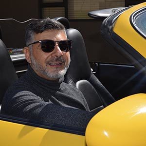 Profile pic in car2-min_sm